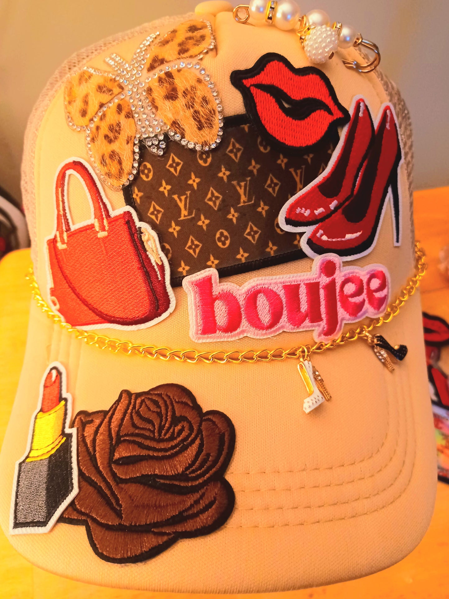 Fashionista Truckers Hat in Beige