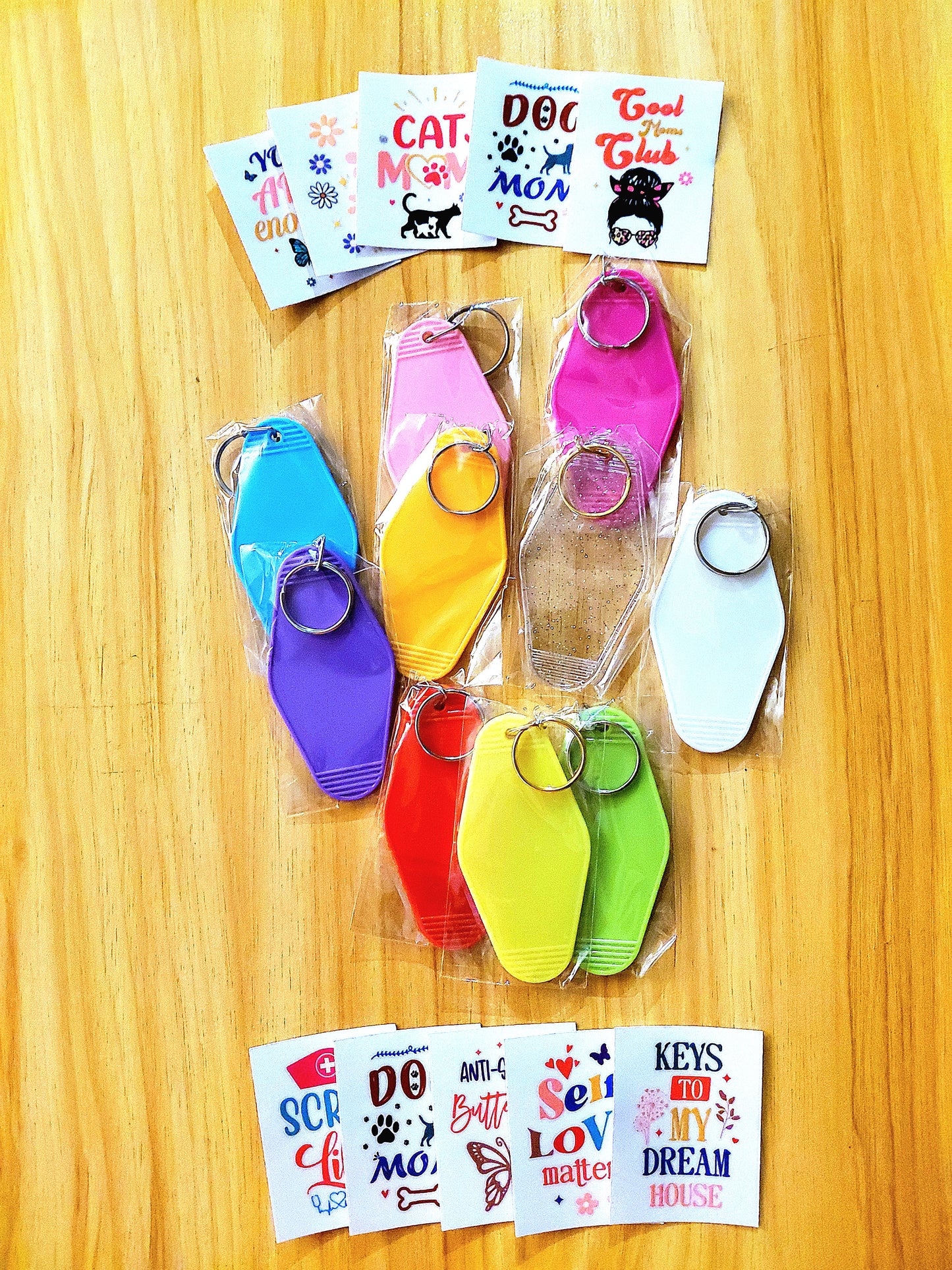 10pc Blank Random Color Hotel Keychains & 10pc Random UVDTF Keychain Decals